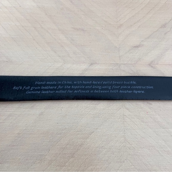 Genuine Leather Black Belt with Silver Tone Brass Buckle Men's Size 40 - Picture 8 of 9